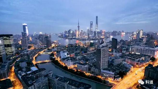 要尽快全面恢复民营企业家的信心！
