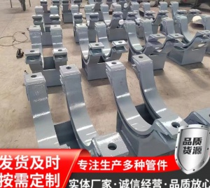 热力管道支座J9Z4焊接滑动导向固定管夹架空地面螺栓抱箍鞍式
