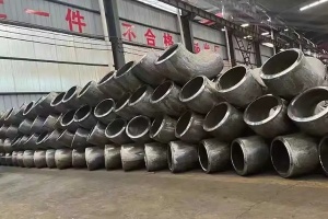 供应45度90度180度碳钢不锈钢焊接钢制冲压推制热压弯头